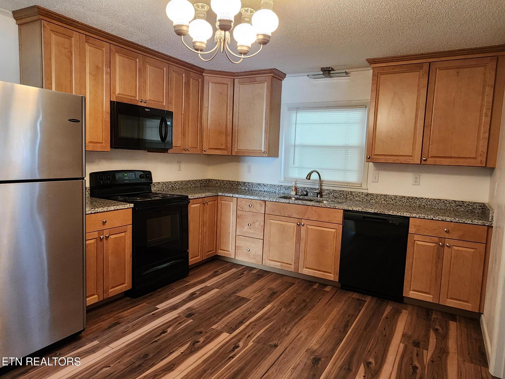 1506 Ridgeway Circle Athens, TN 37303 - Photo 8 of 25 20251210011111972039000000-o