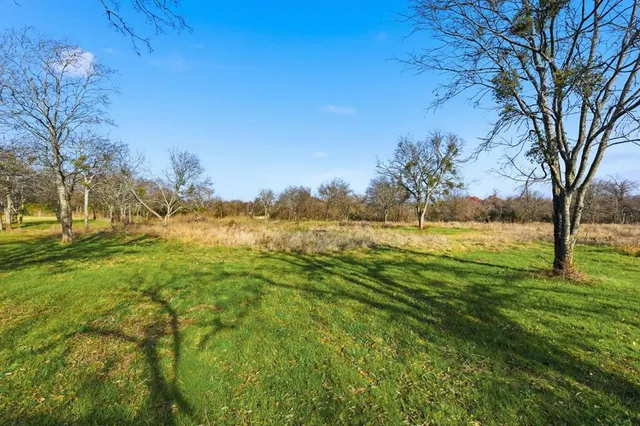 $599,000 | 1401 South Walnut Street, Cleburne, TX 76033