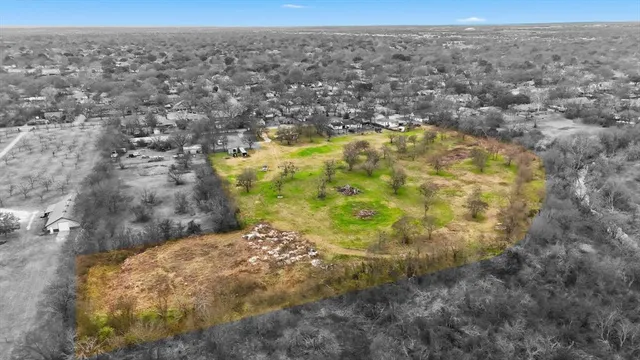 $599,000 | 1401 South Walnut Street, Cleburne, TX 76033