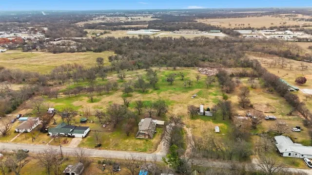 $599,000 | 1401 South Walnut Street, Cleburne, TX 76033