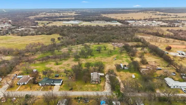 $599,000 | 1401 South Walnut Street, Cleburne, TX 76033