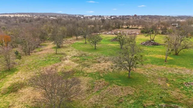 $599,000 | 1401 South Walnut Street, Cleburne, TX 76033