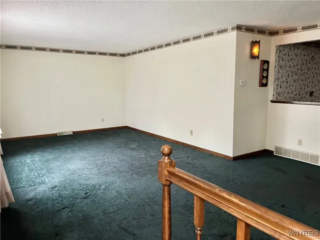 $285,000 | 14 Autumn Lane, Cheektowaga, NY 14043