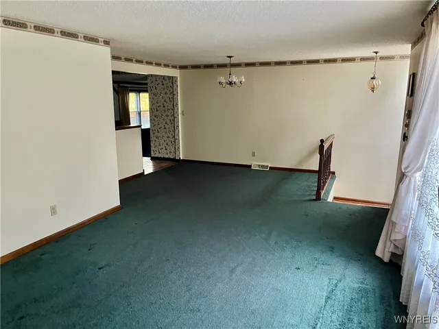 $285,000 | 14 Autumn Lane, Cheektowaga, NY 14043