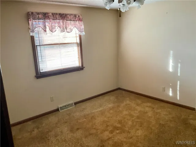 $285,000 | 14 Autumn Lane, Cheektowaga, NY 14043