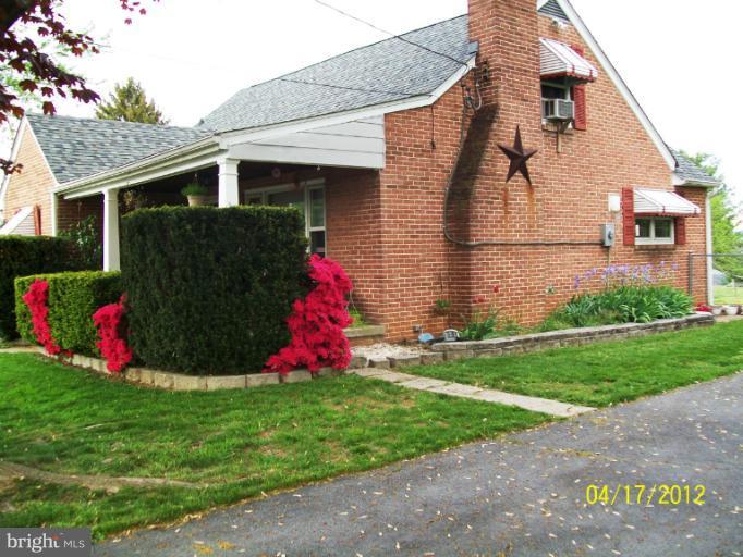 328 Nottingham Road Hagerstown, MD 21740 - Photo 3 of 14 Exterior (Front)