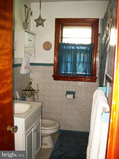 328 Nottingham Road Hagerstown, MD 21740 - Photo 8 of 14 Bath