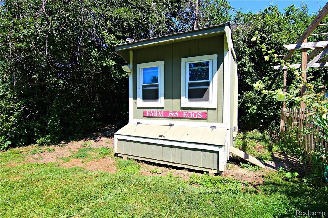 5690 General Squier Road Dryden, MI 48428 - Photo 37 of 40 jGeneral Squire Rd Chicken Coop.jpg