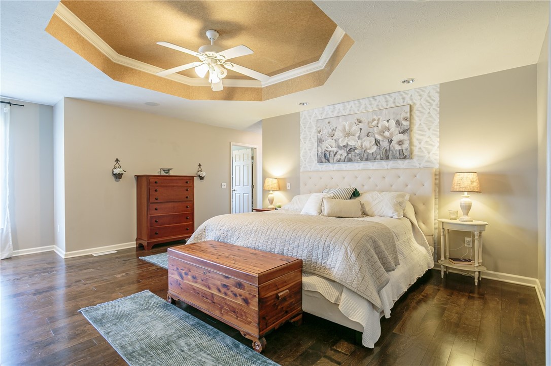 4 Chadwick Manor Perinton, NY 14450 - Photo 23 of 47 Luxury abounds in tthe owner's suite