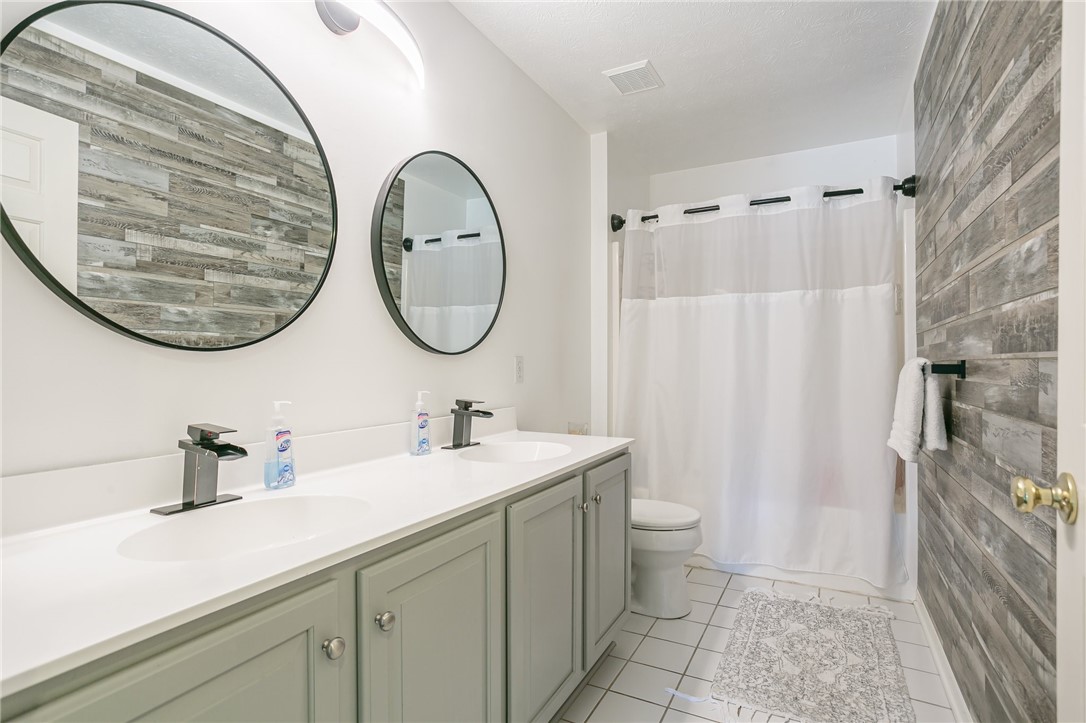 4 Chadwick Manor Perinton, NY 14450 - Photo 31 of 47 Double vanity in guest bath