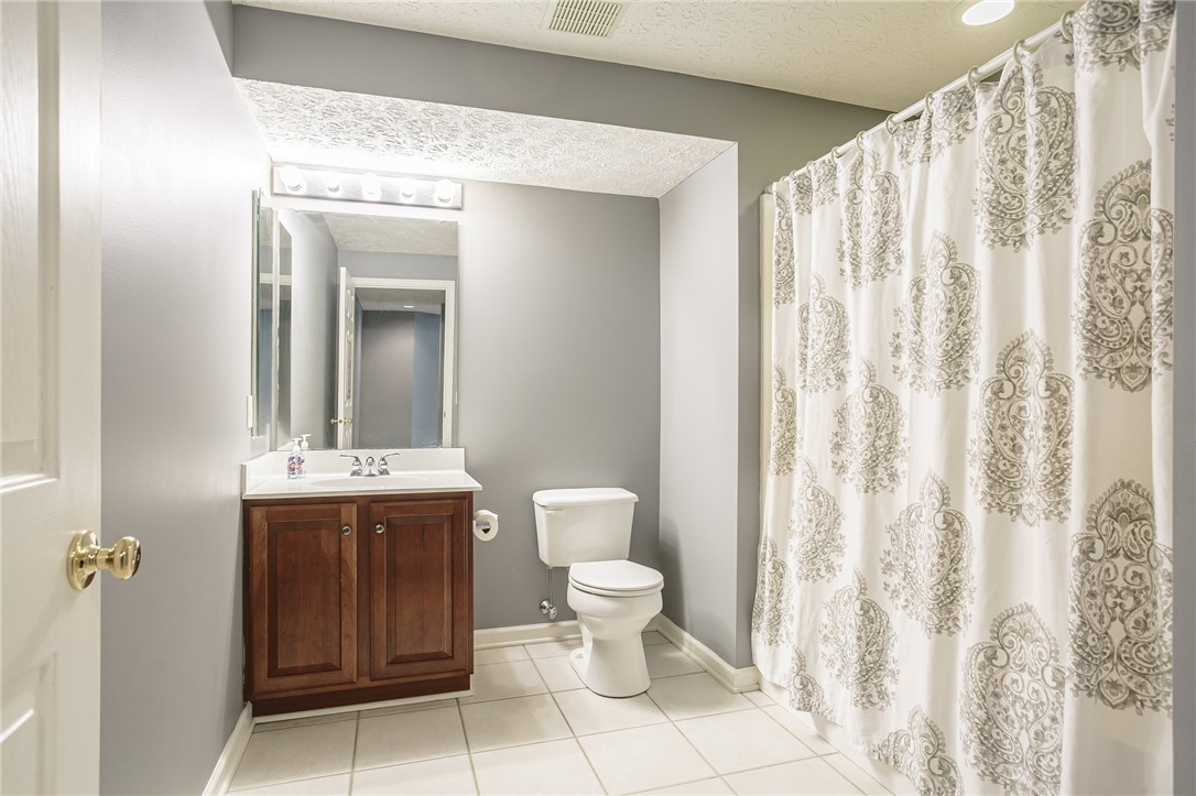 4 Chadwick Manor Perinton, NY 14450 - Photo 39 of 47 Full bath