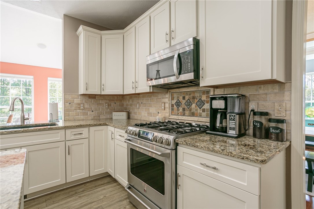 4 Chadwick Manor Perinton, NY 14450 - Photo 9 of 47