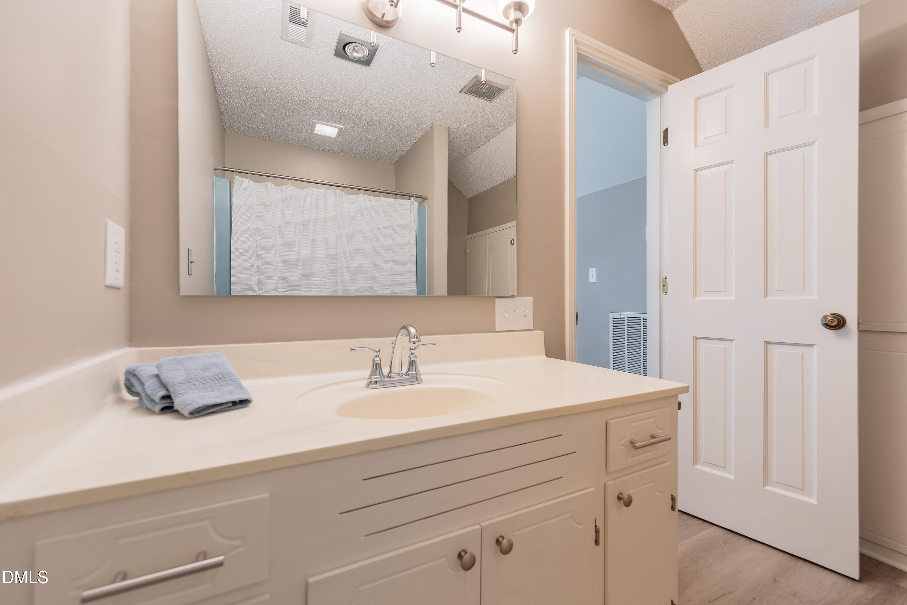 5970 Swift Creek Road Smithfield, NC 27577 - Photo 51 of 51 Upstairs Halll Bath
