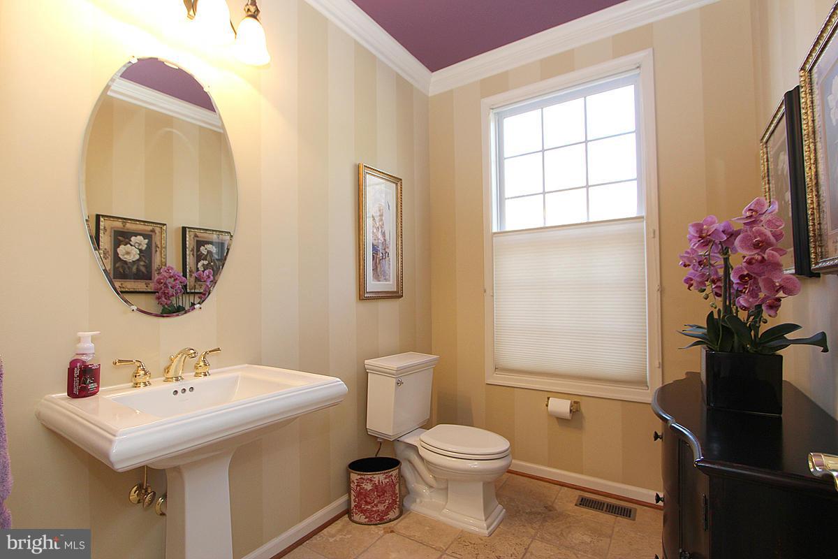 14219 Seneca Road Germantown, MD 20874 - Photo 13 of 30 Bath