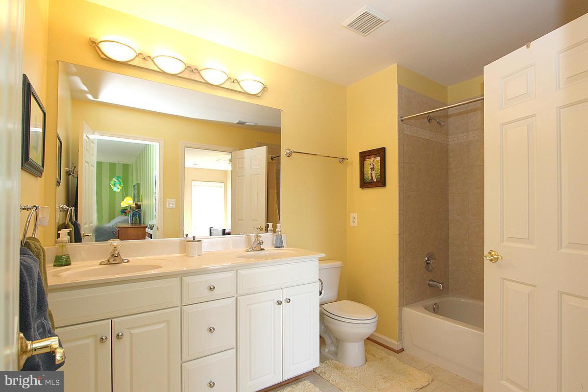 14219 Seneca Road Germantown, MD 20874 - Photo 19 of 30 Bath