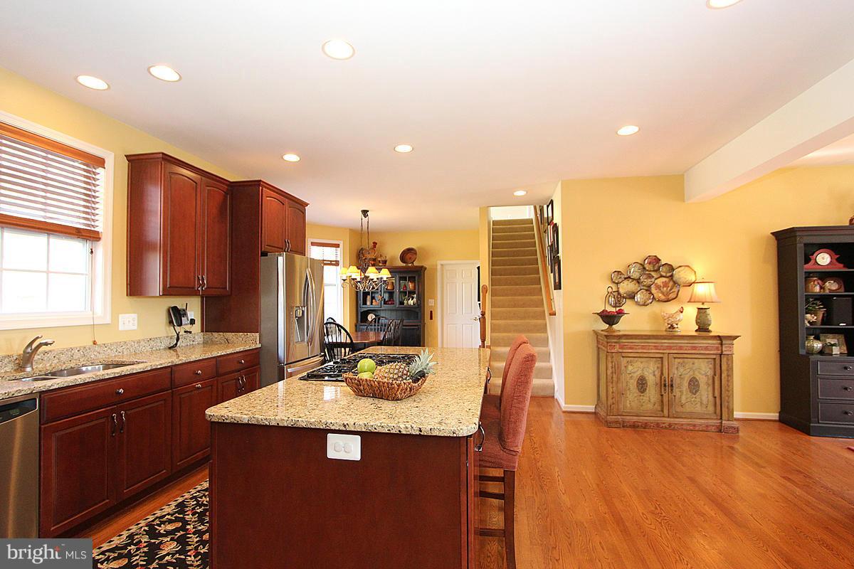 14219 Seneca Road Germantown, MD 20874 - Photo 6 of 30 Kitchen
