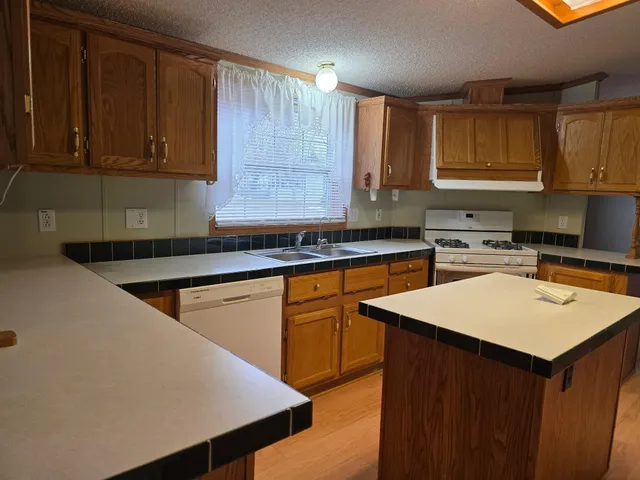 $99,999 | 8959 Meadowview Drive, Kalamazoo, MI 49009