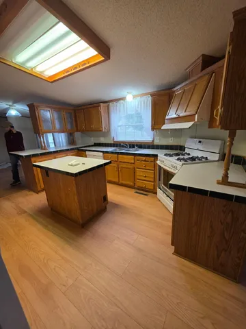 $99,999 | 8959 Meadowview Drive, Kalamazoo, MI 49009