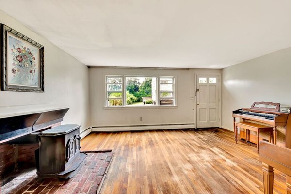 27 Samoset Road Woburn, MA 01801 - Photo 5 of 23