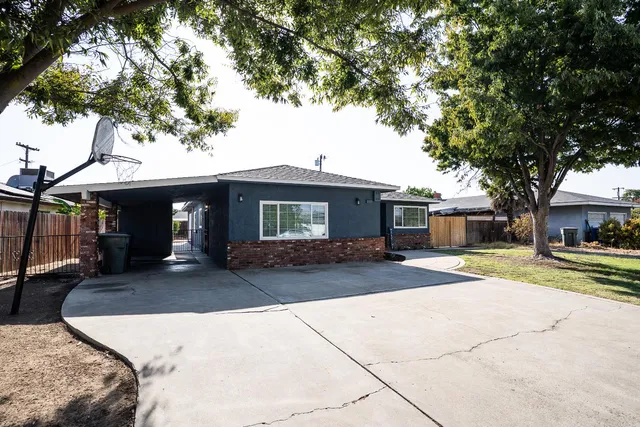 $444,990 | 85 Acacia Drive, Sanger, CA 93657