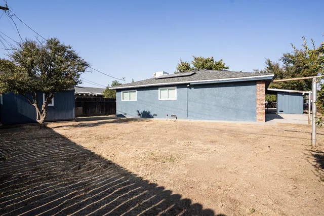 $449,990 | 85 Acacia Drive, Sanger, CA 93657