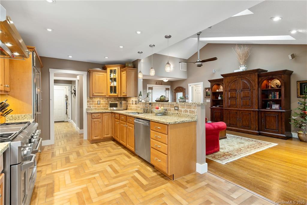 11 Lovers Loop Road Asheville, NC 28803 - Photo 6 of 37 Gallery Image 6