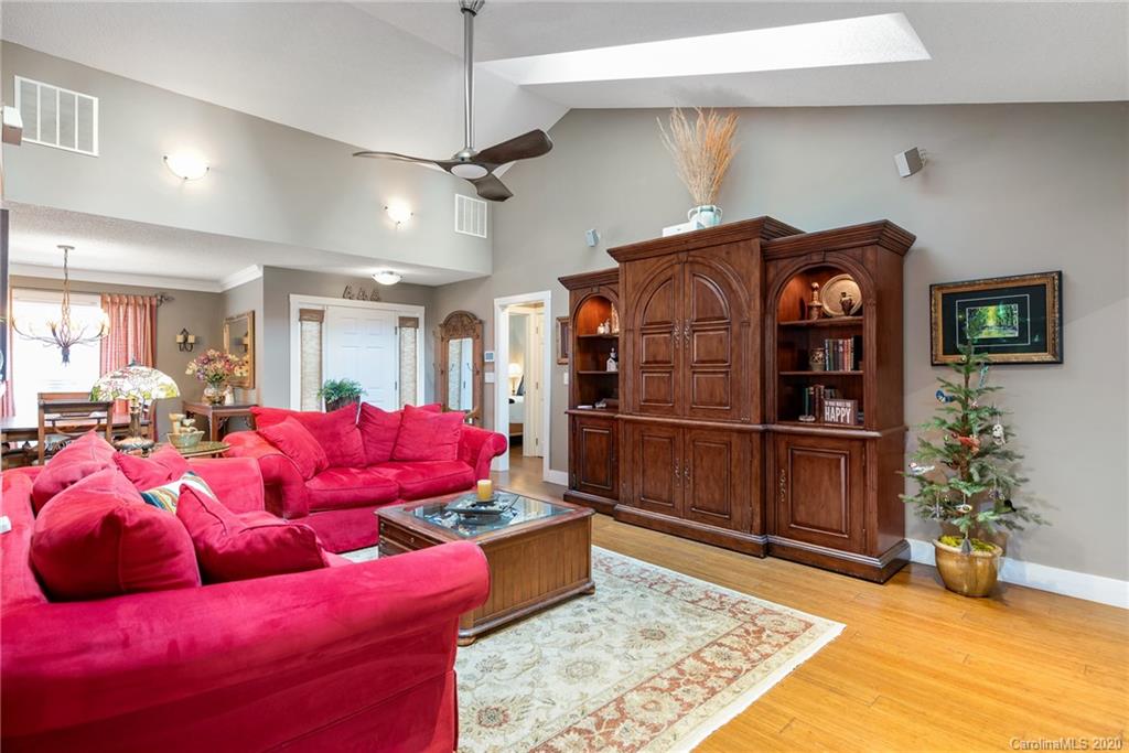 11 Lovers Loop Road Asheville, NC 28803 - Photo 10 of 37 Gallery Image 10
