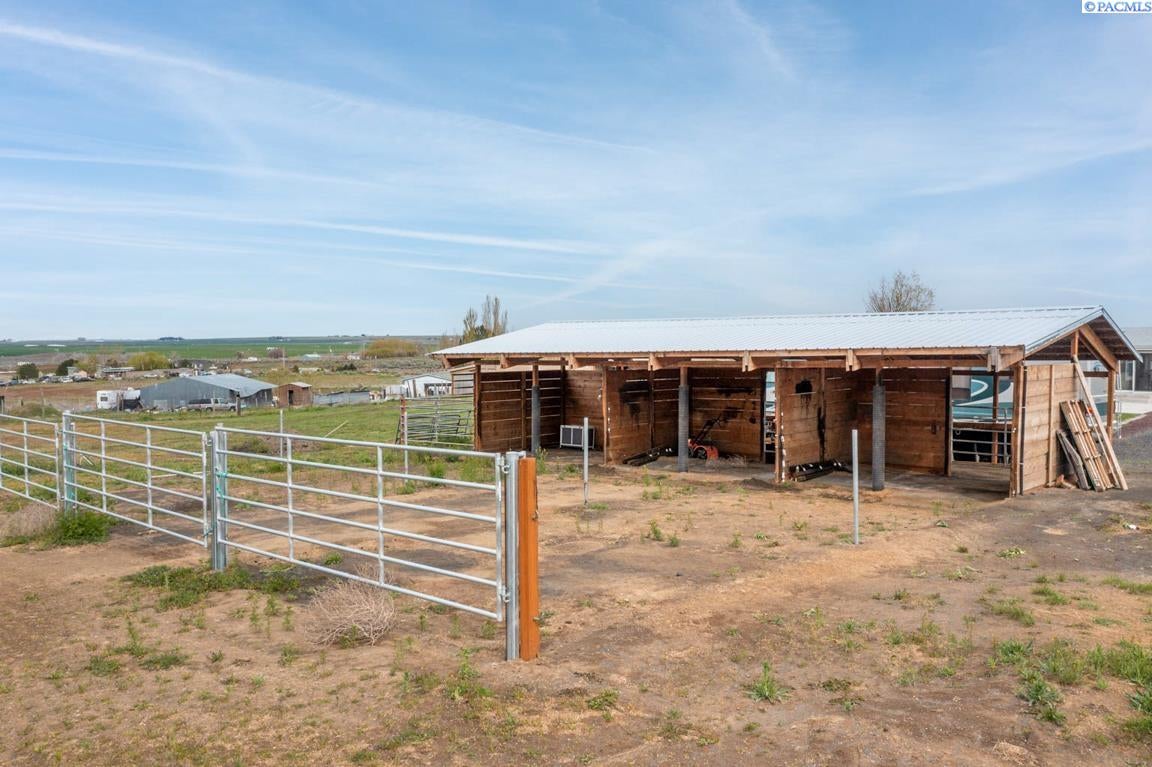 301 Galloway Road Pasco, WA 99301 - Photo 31 of 38 Gallery Image 31