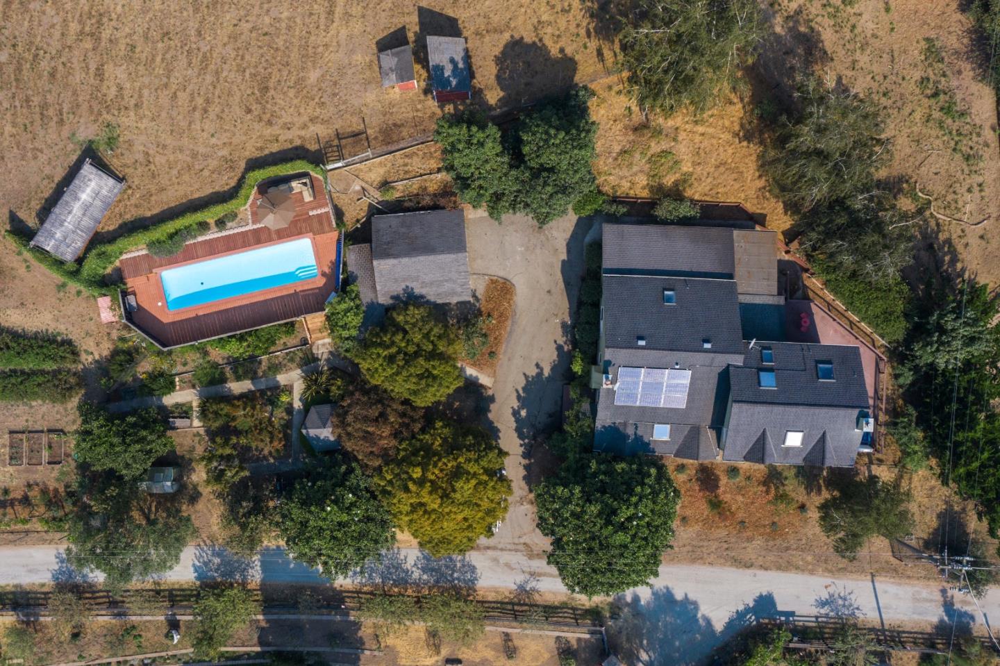 586 Charlson Road Aptos, CA 95003 - Photo 5 of 59 Gallery Image 5