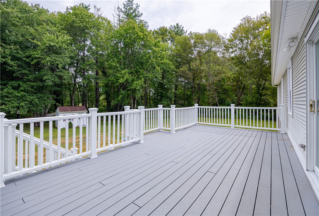989 Putnam Pike Glocester, RI 02814 - Photo 11 of 31