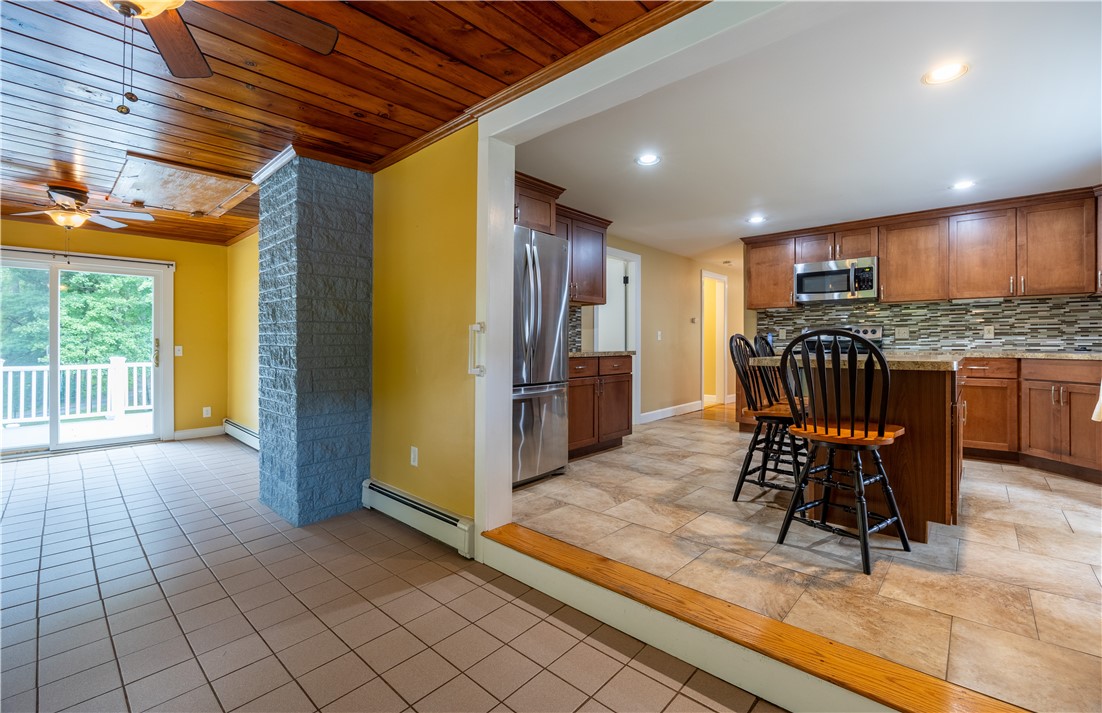989 Putnam Pike Glocester, RI 02814 - Photo 15 of 31