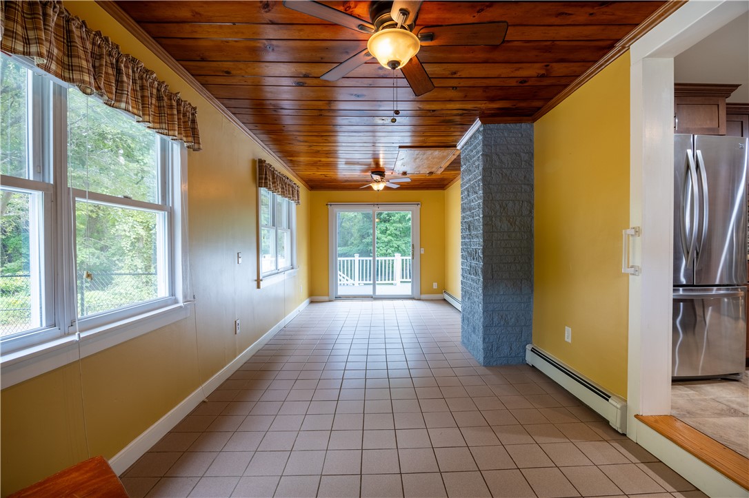 989 Putnam Pike Glocester, RI 02814 - Photo 16 of 31