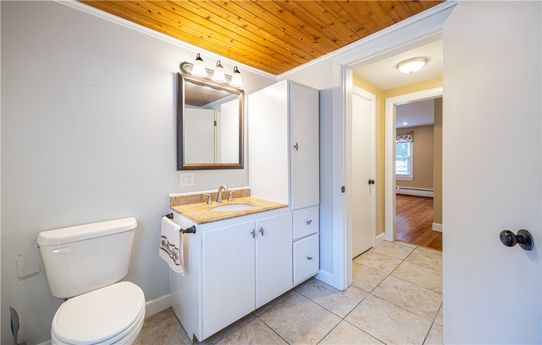 989 Putnam Pike Glocester, RI 02814 - Photo 22 of 31
