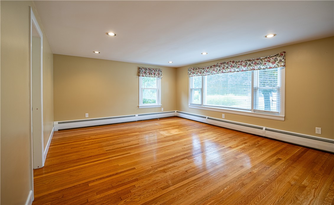 989 Putnam Pike Glocester, RI 02814 - Photo 23 of 31