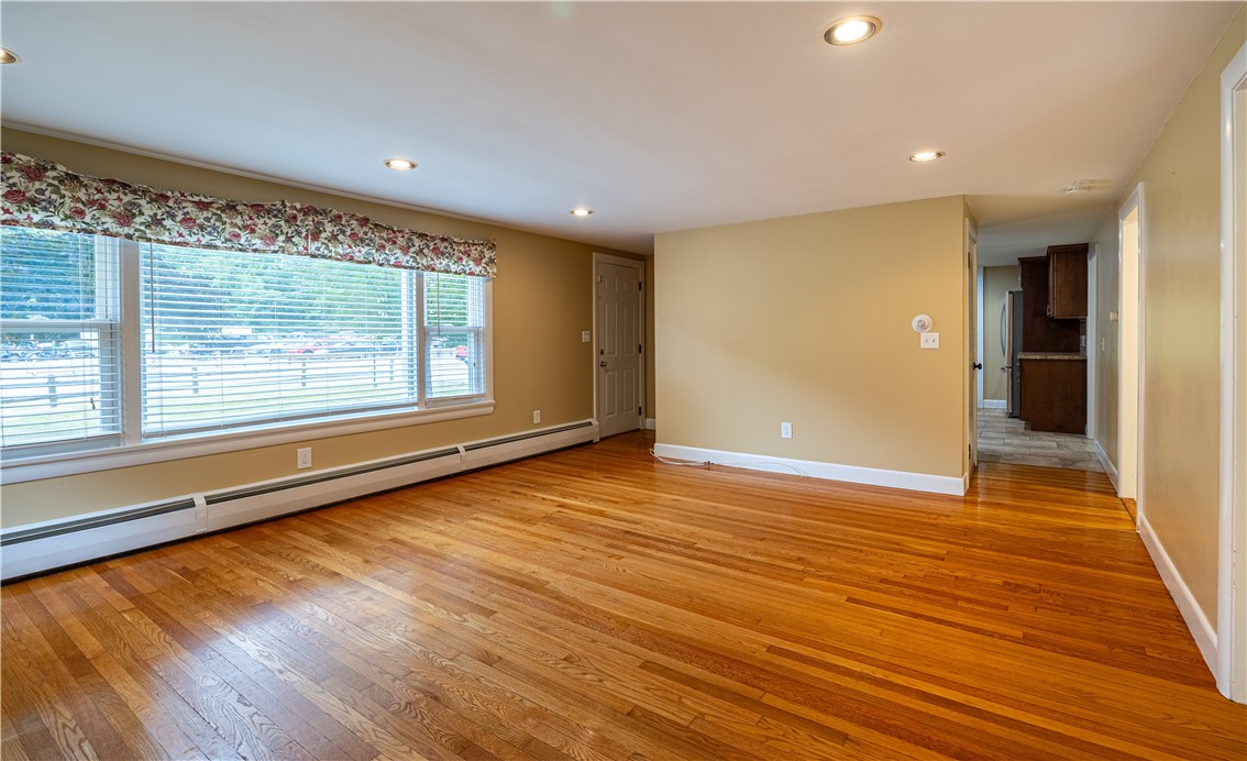 989 Putnam Pike Glocester, RI 02814 - Photo 24 of 31
