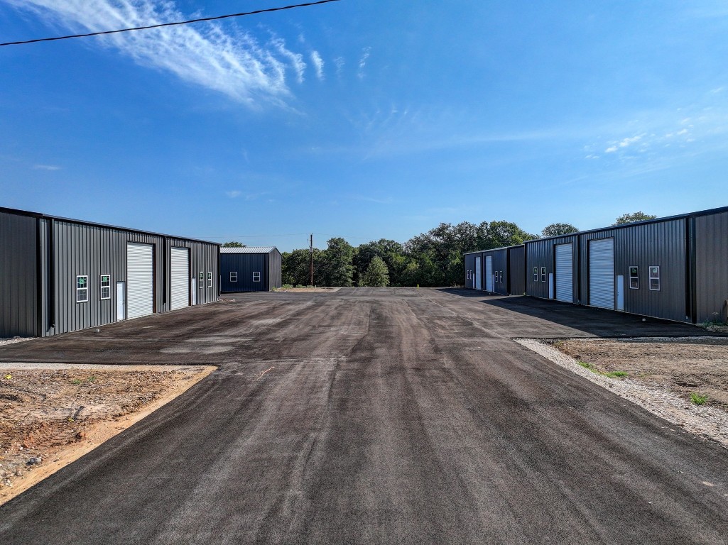 12500 South Us Highway Luling, TX 78648 - Photo 7 of 12 a view of a backyard of the house