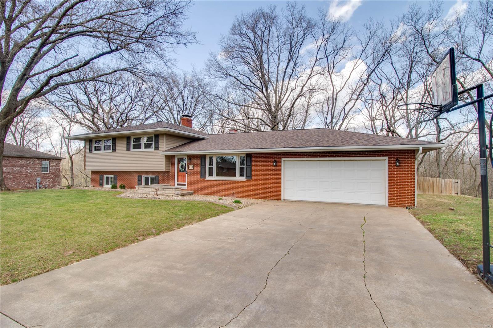 211 Lakeside Drive Bethalto, IL 62010 - Photo 12 of 52