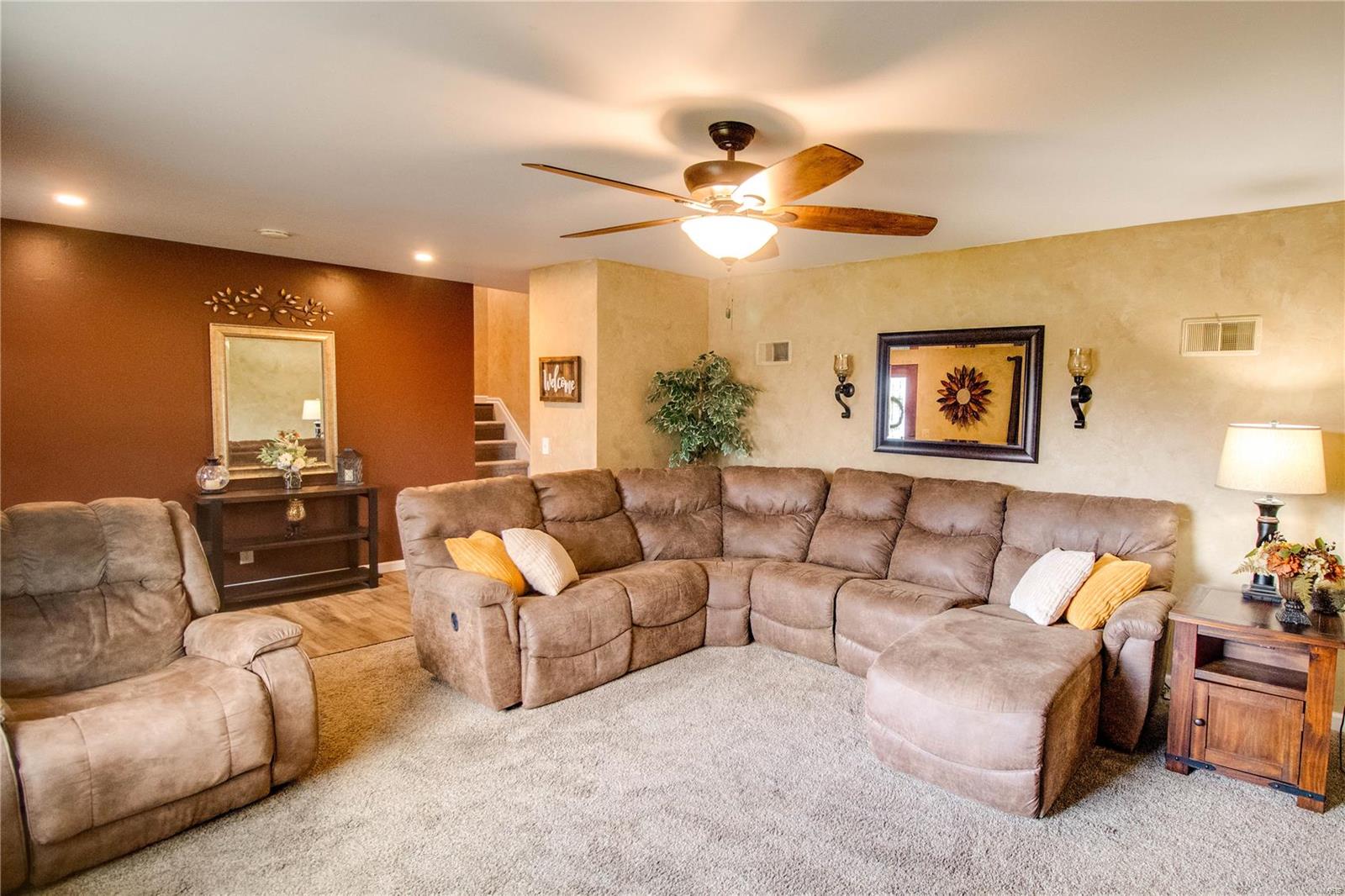 211 Lakeside Drive Bethalto, IL 62010 - Photo 18 of 52