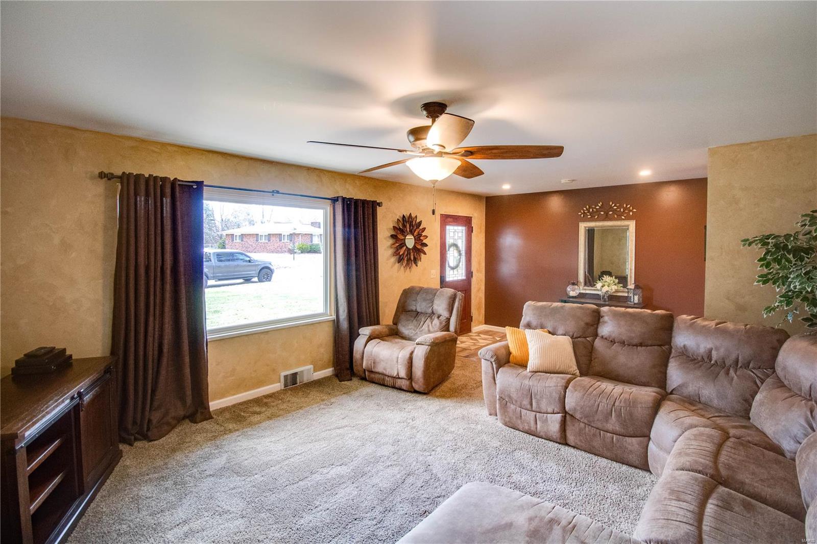 211 Lakeside Drive Bethalto, IL 62010 - Photo 19 of 52