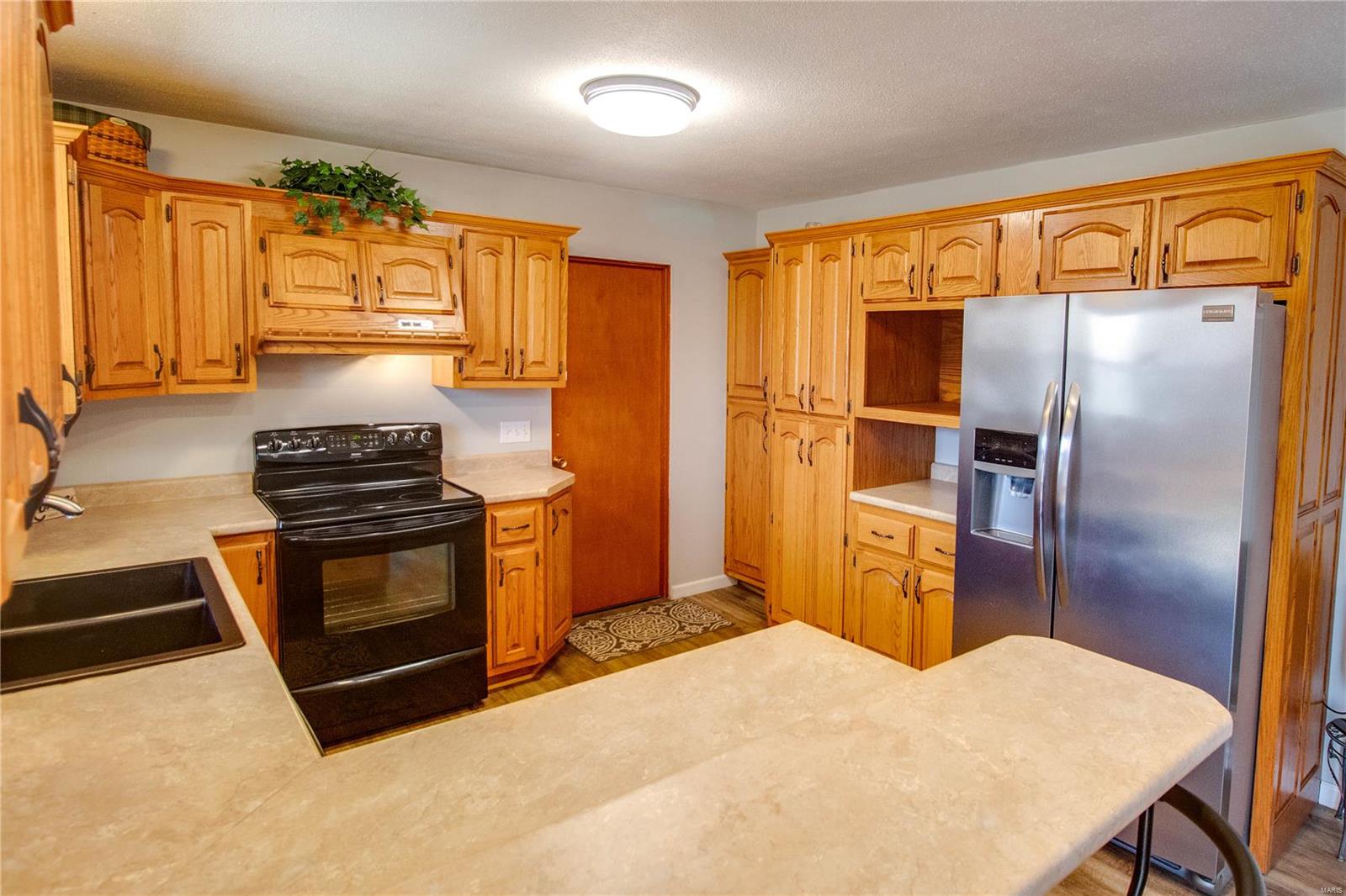 211 Lakeside Drive Bethalto, IL 62010 - Photo 25 of 52