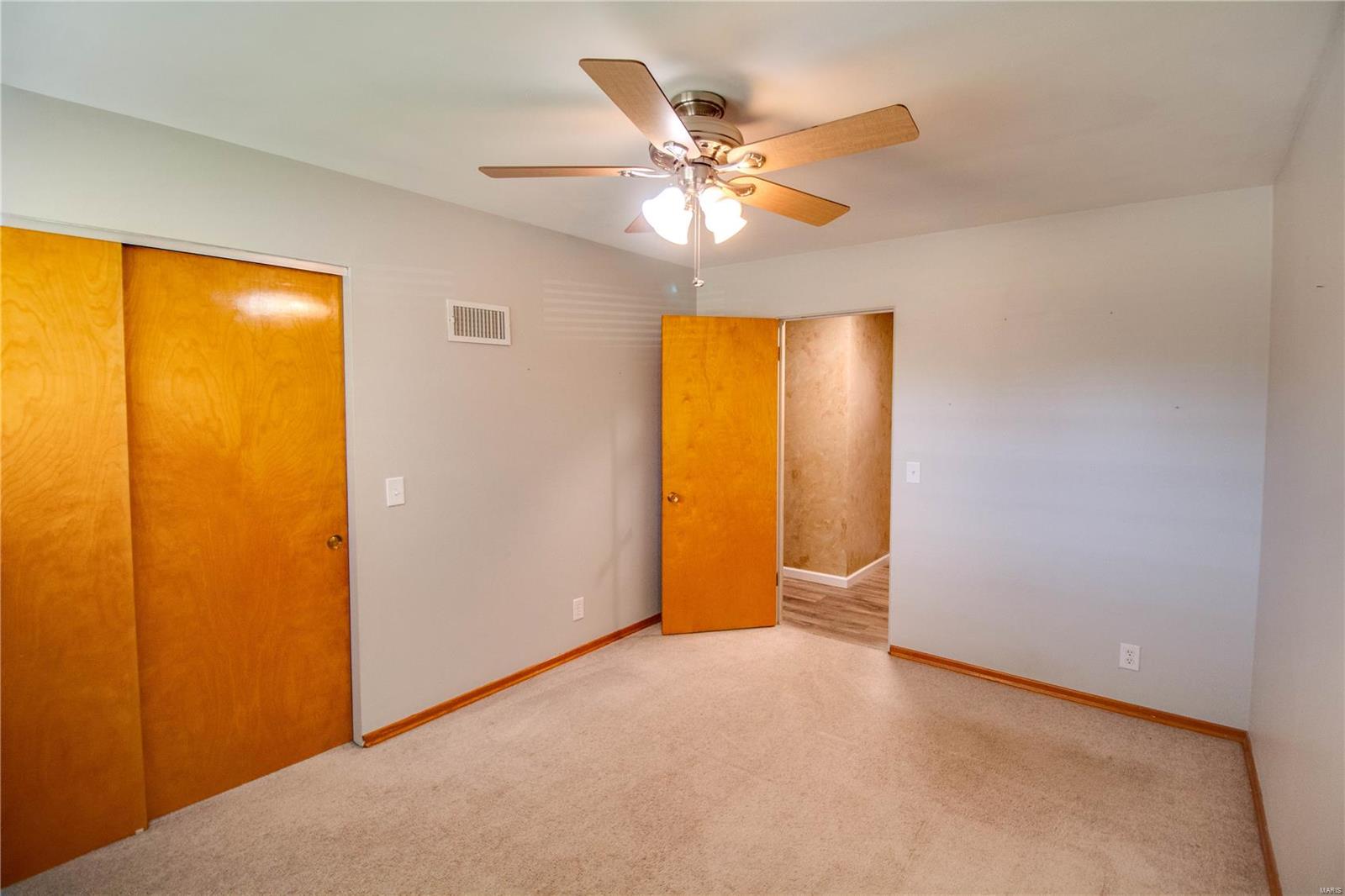 211 Lakeside Drive Bethalto, IL 62010 - Photo 27 of 52