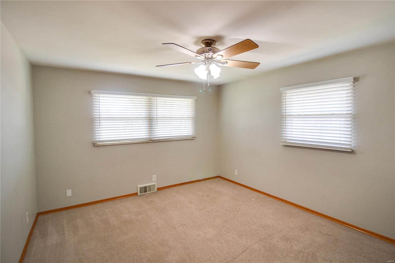 211 Lakeside Drive Bethalto, IL 62010 - Photo 28 of 52