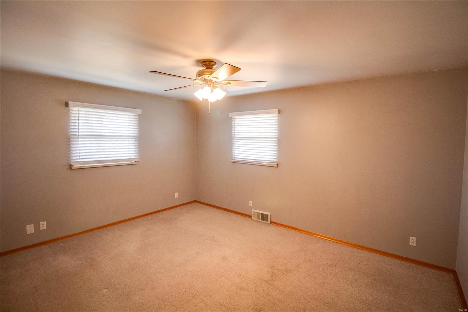 211 Lakeside Drive Bethalto, IL 62010 - Photo 30 of 52