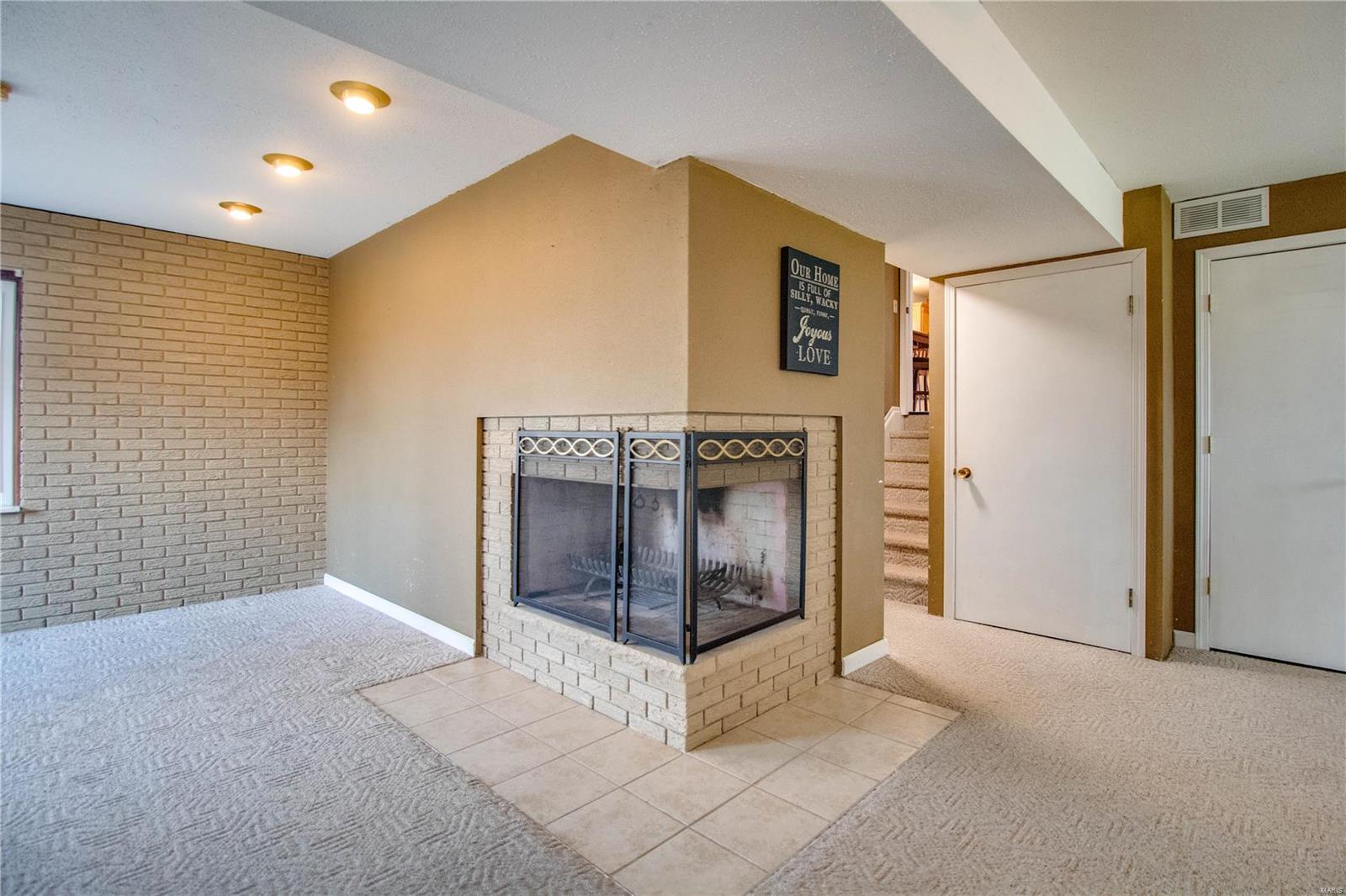 211 Lakeside Drive Bethalto, IL 62010 - Photo 38 of 52