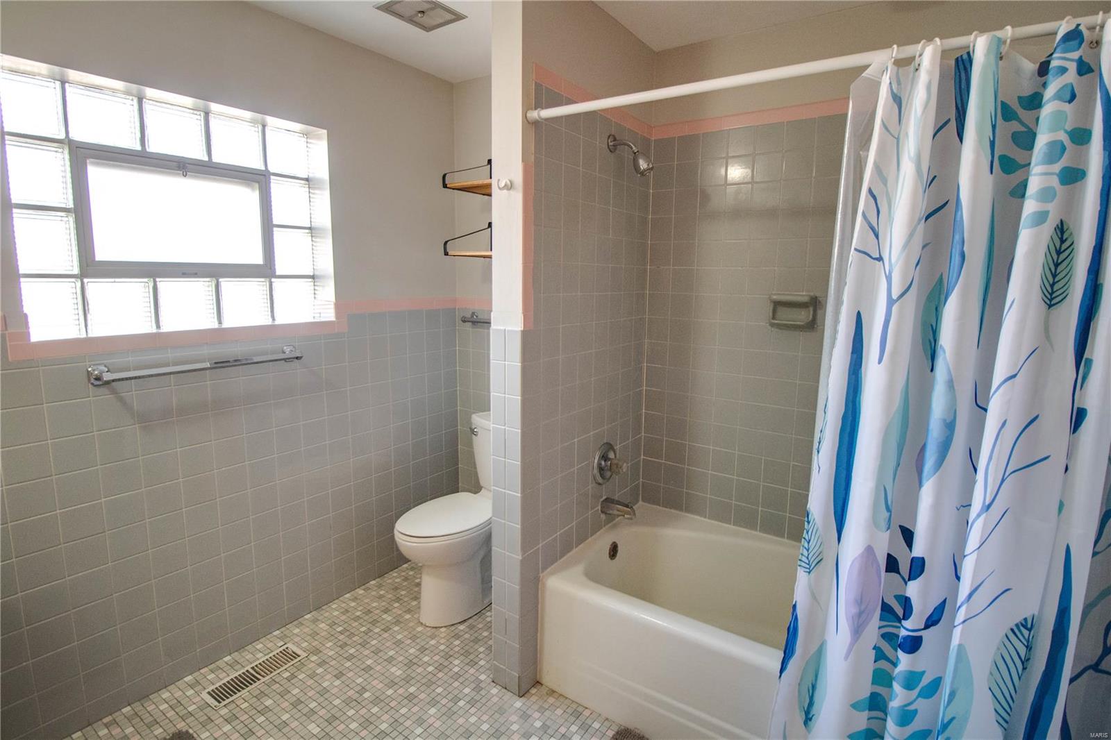 211 Lakeside Drive Bethalto, IL 62010 - Photo 42 of 52