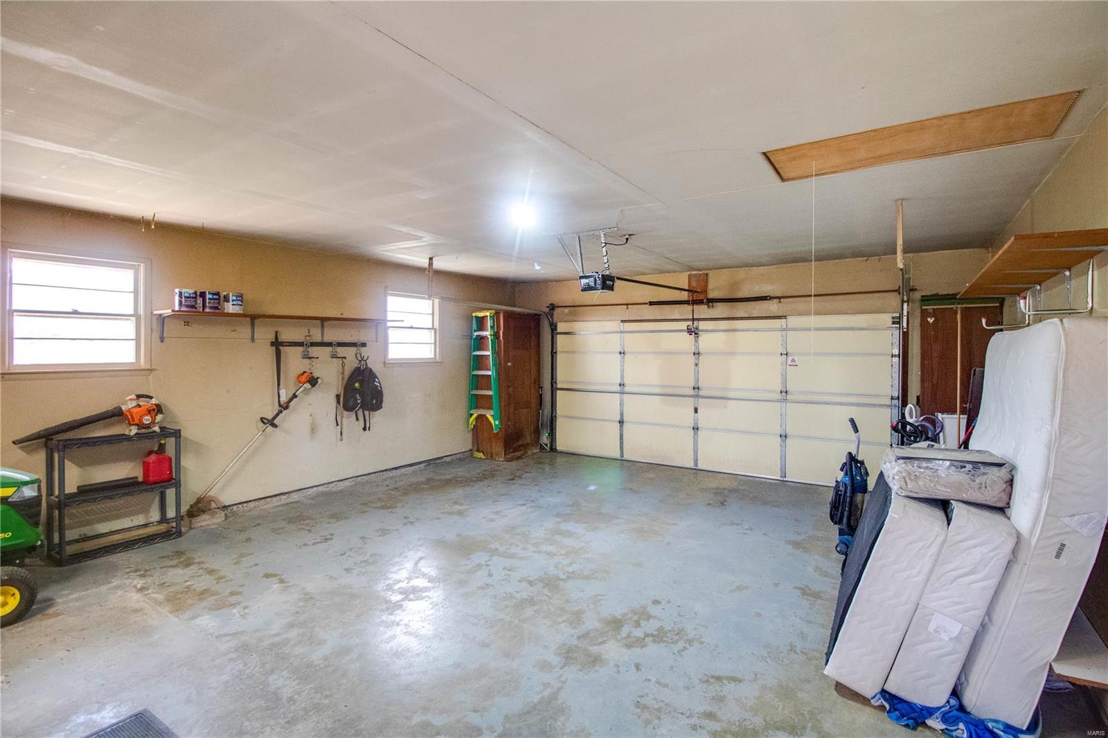 211 Lakeside Drive Bethalto, IL 62010 - Photo 45 of 52