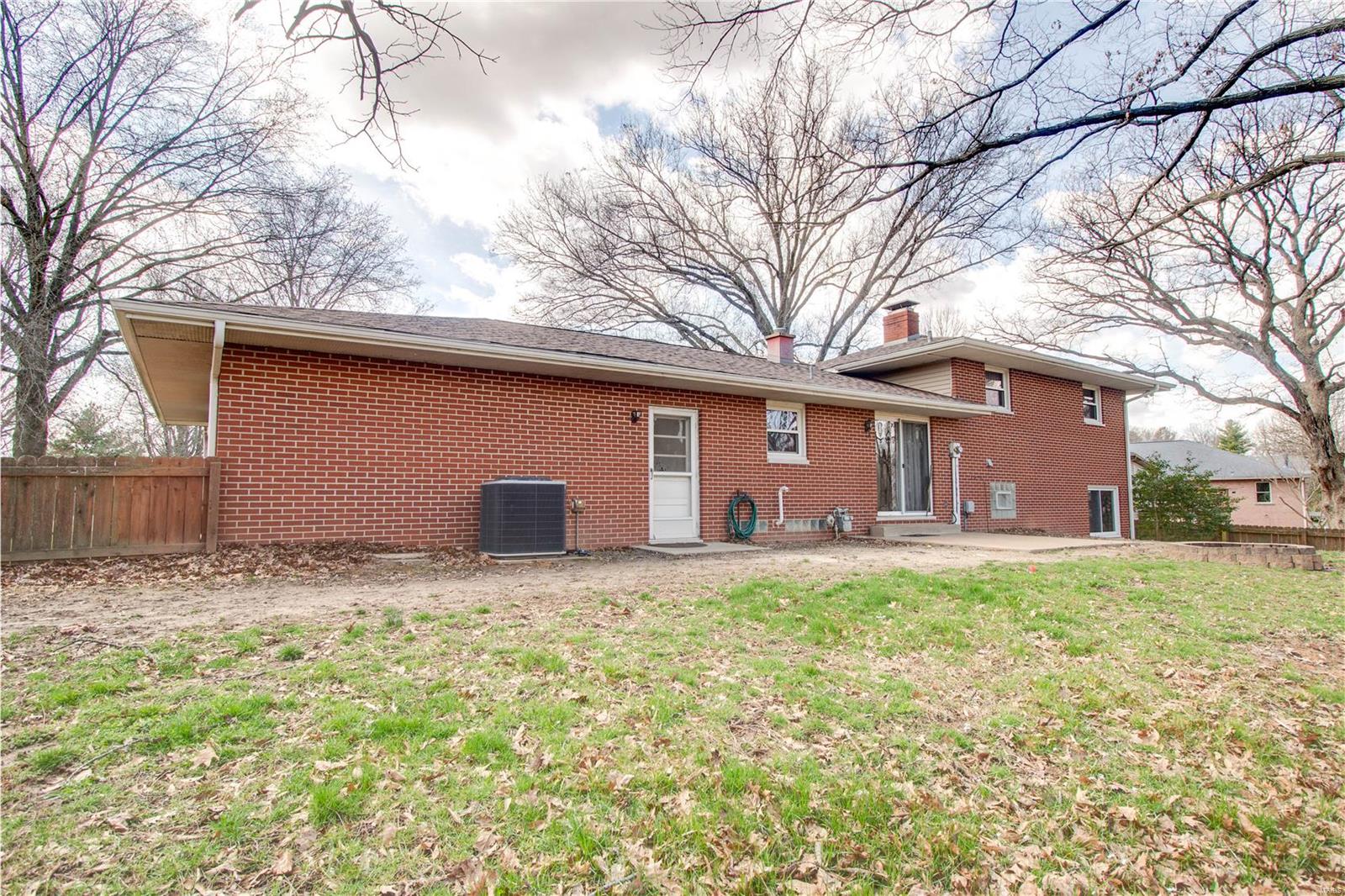 211 Lakeside Drive Bethalto, IL 62010 - Photo 47 of 52