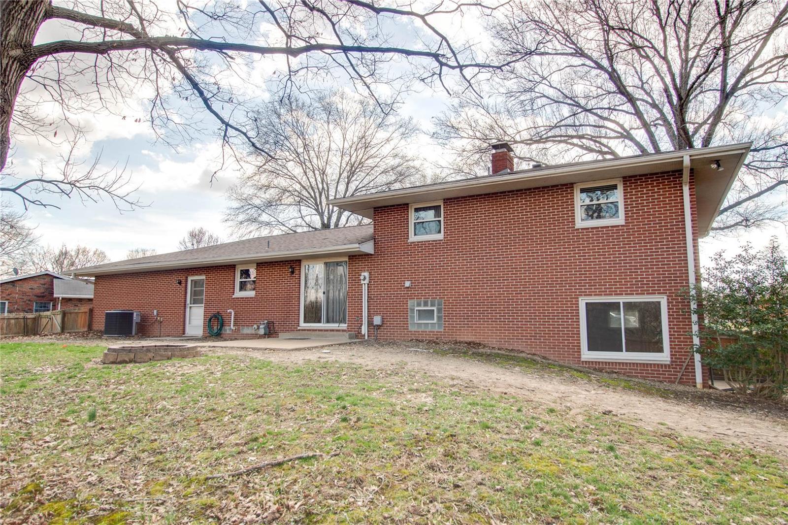 211 Lakeside Drive Bethalto, IL 62010 - Photo 48 of 52