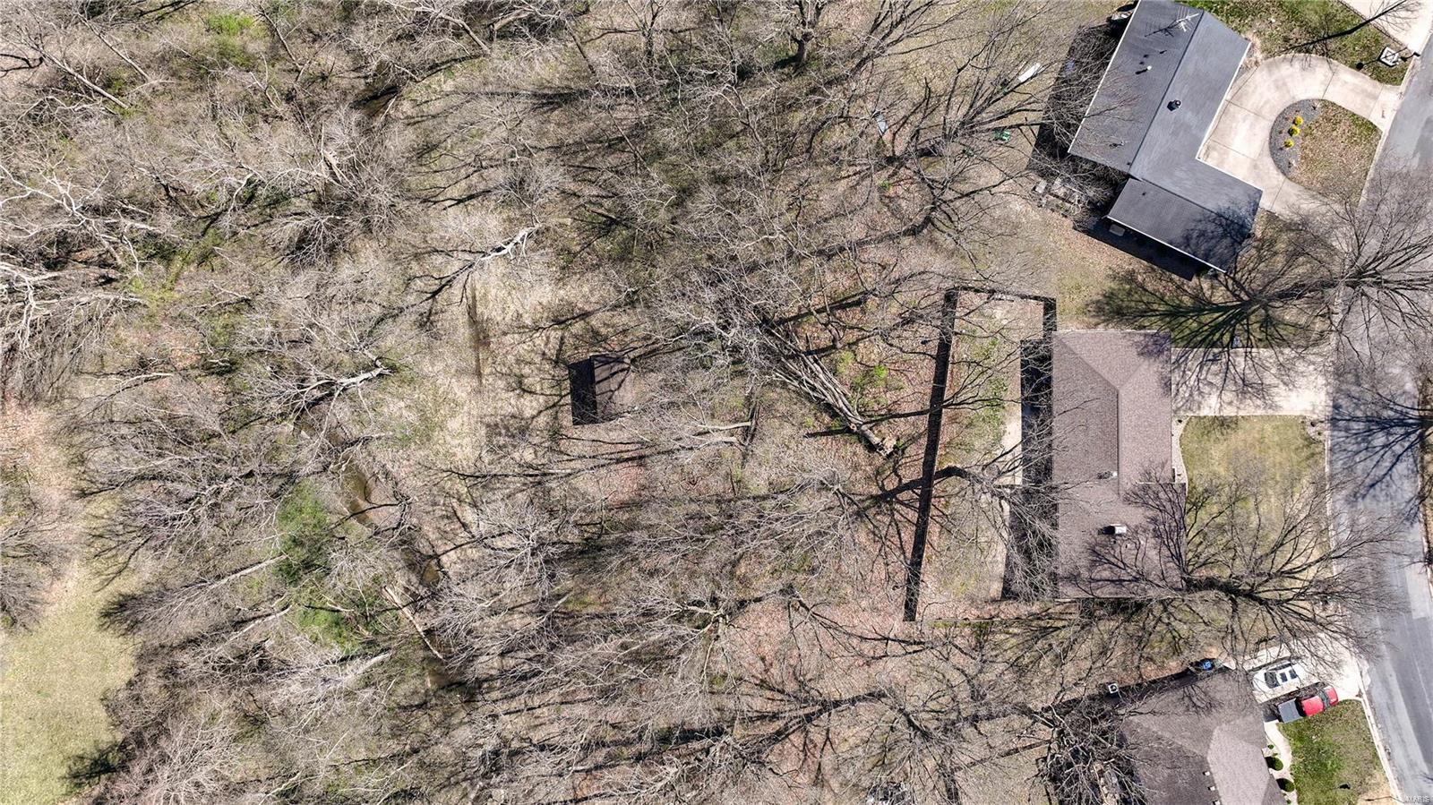 211 Lakeside Drive Bethalto, IL 62010 - Photo 8 of 52