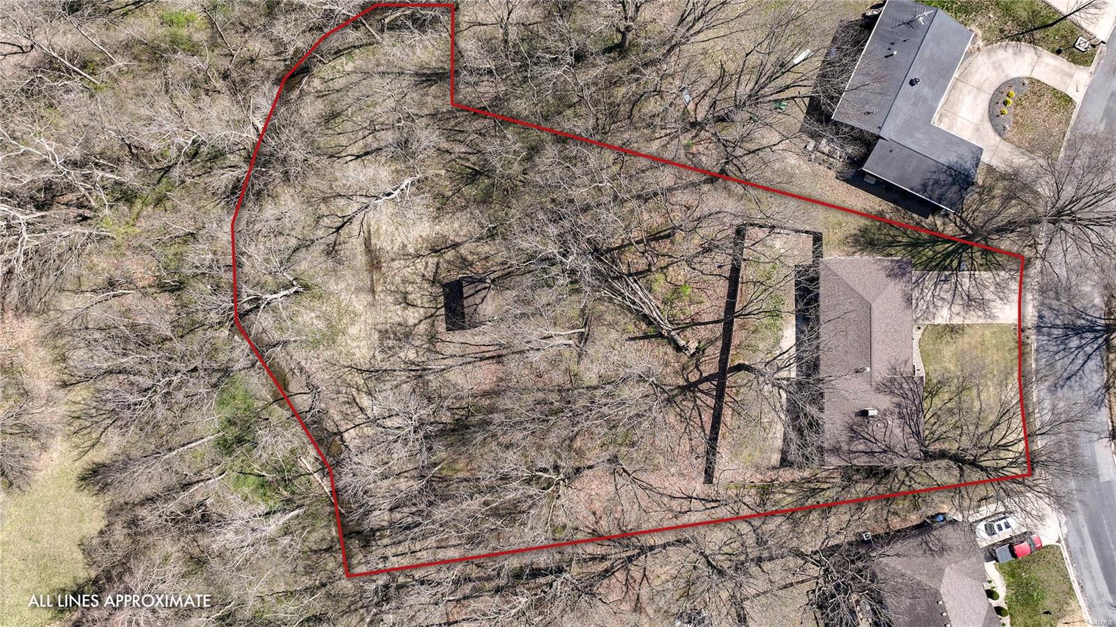 211 Lakeside Drive Bethalto, IL 62010 - Photo 9 of 52